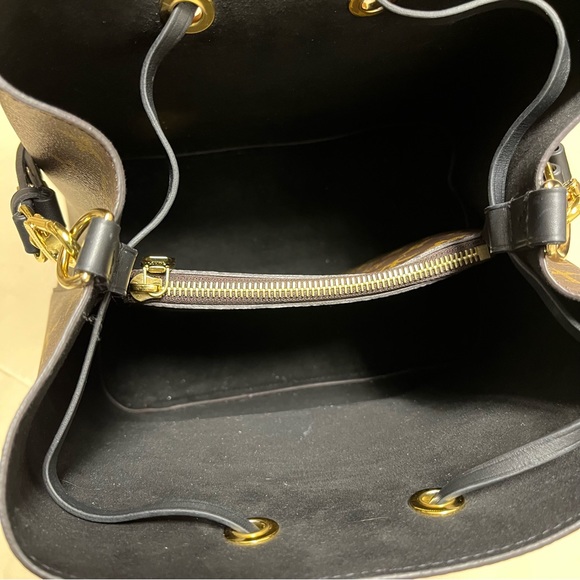 Louis Vuitton Black Monogram Neonoe MM Handbag - Picture 11 of 16